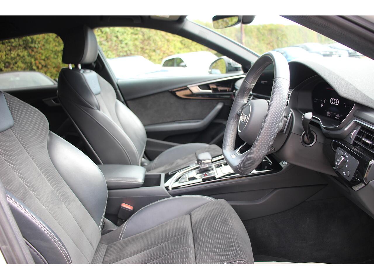 Audi A4 view 15