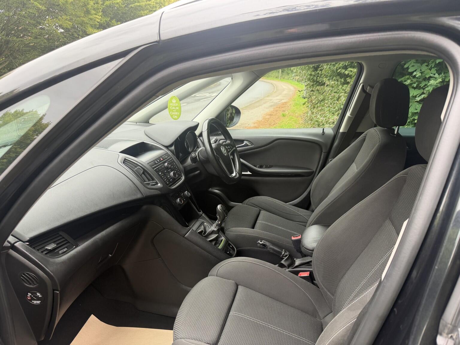 Vauxhall Zafira Tourer view 10