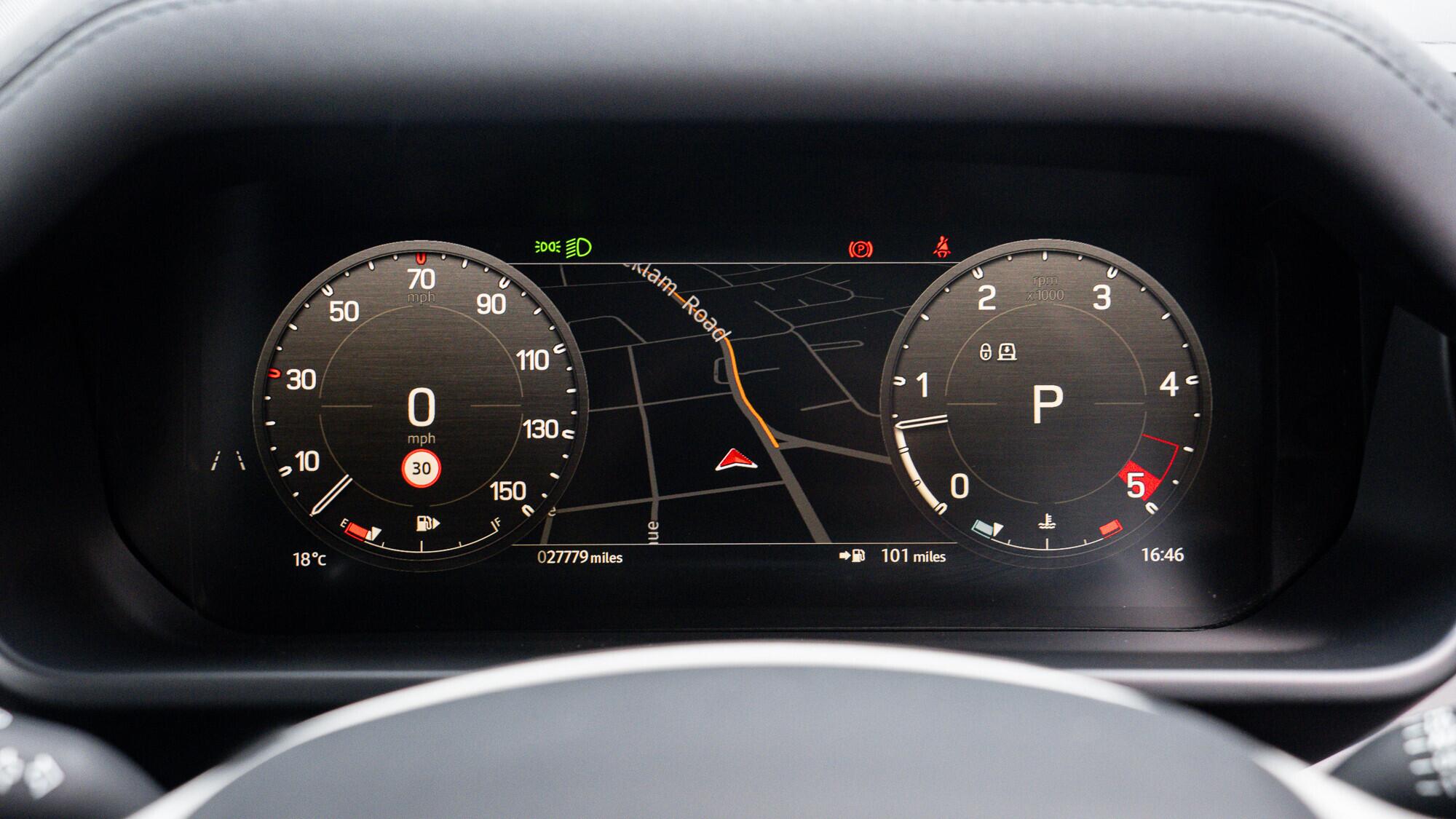 Land Rover Defender 90 view 11