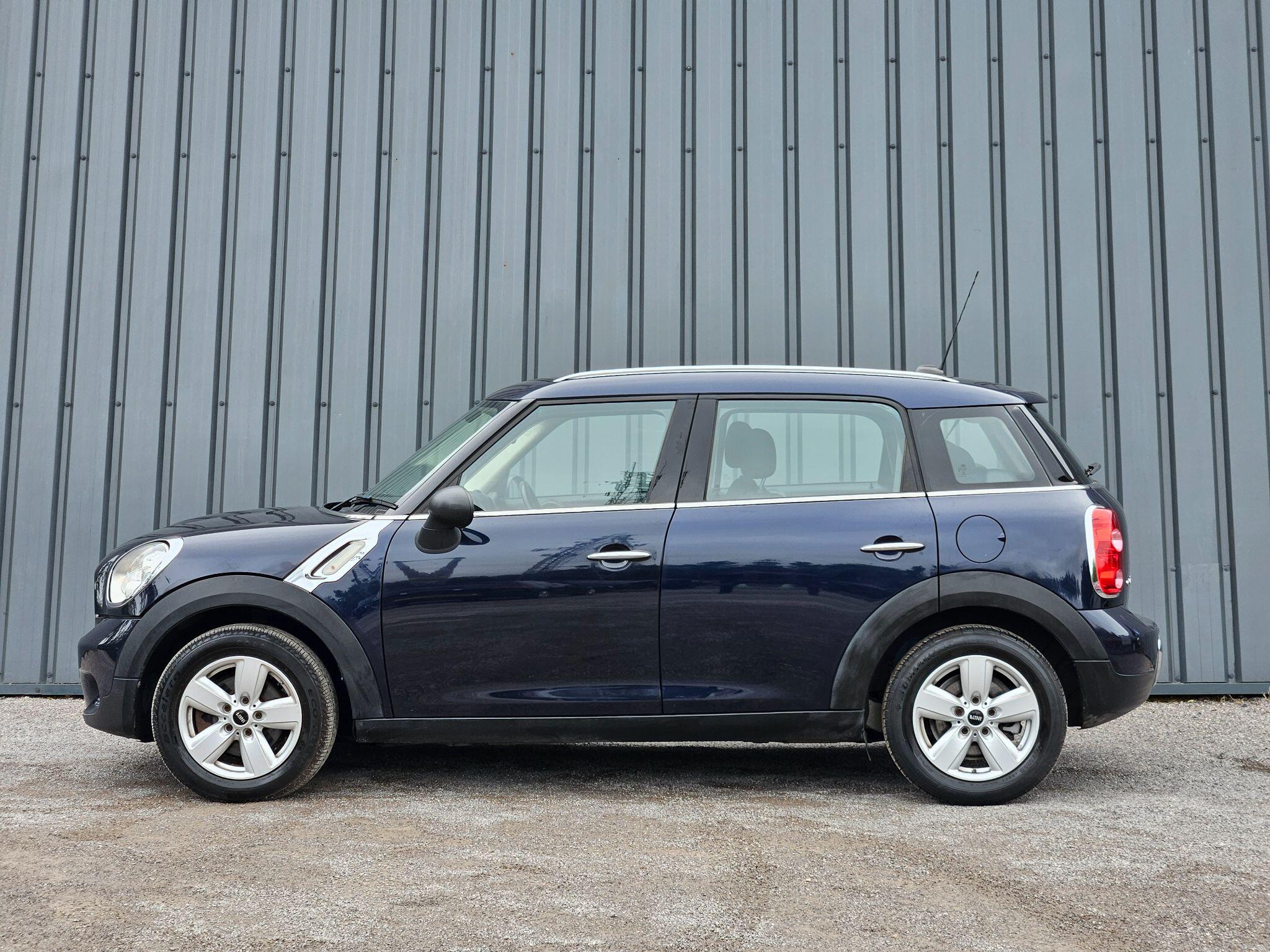 2016 MINI Countryman image 5