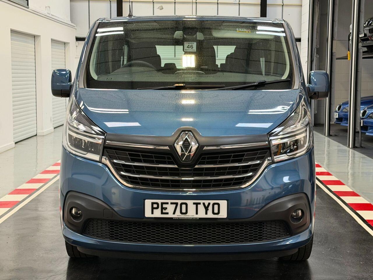 Renault Trafic view 2