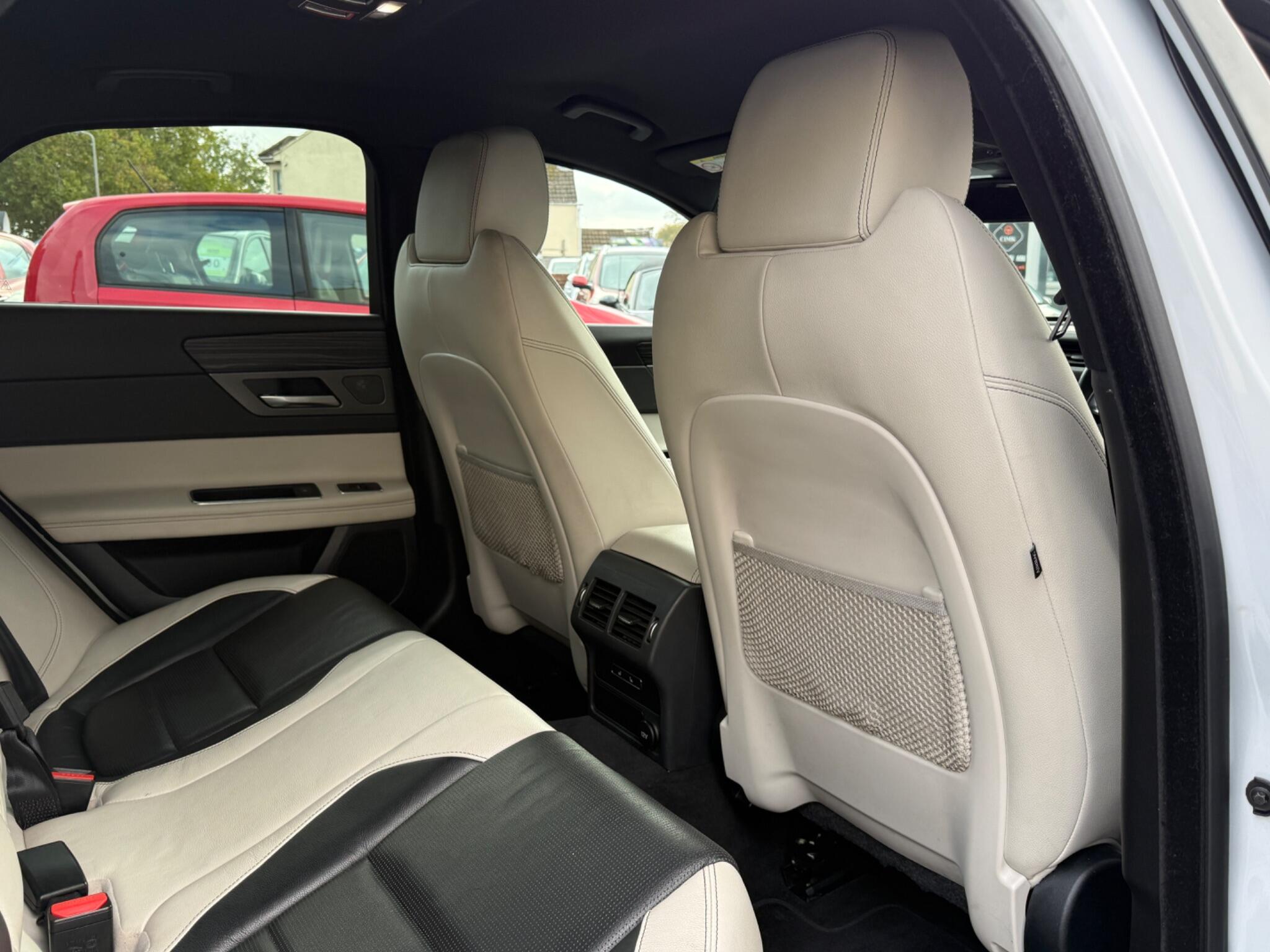 Jaguar XF - Image 34