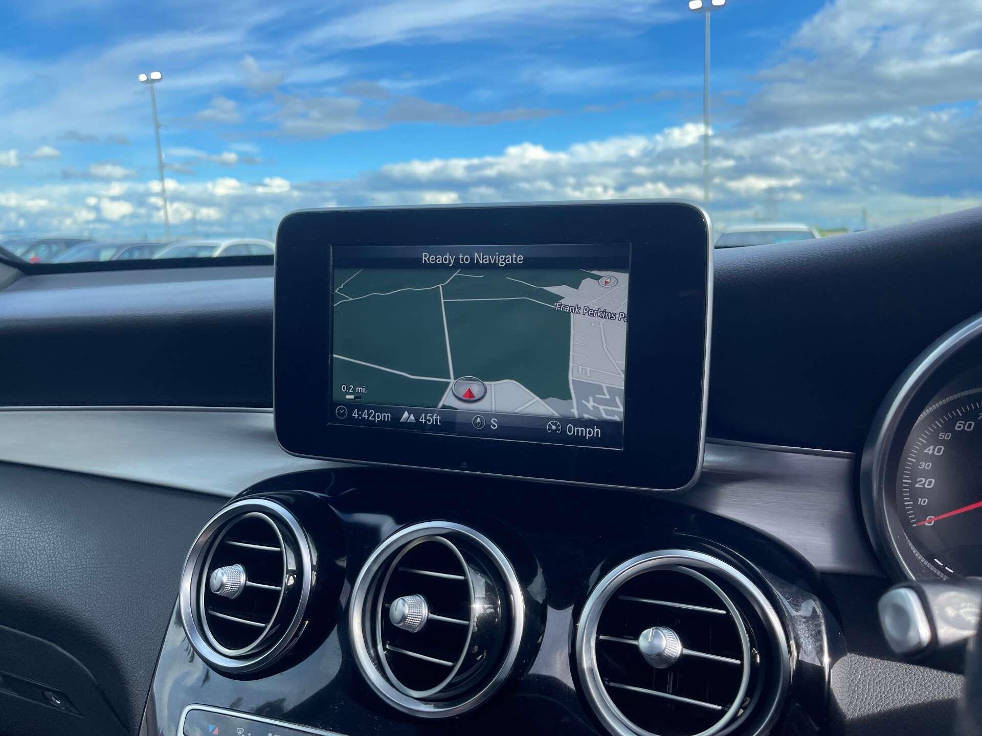 Mercedes-Benz GLC view 28
