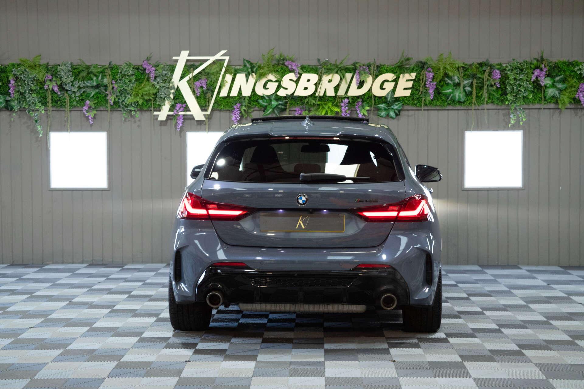 BMW 1 Series view 16