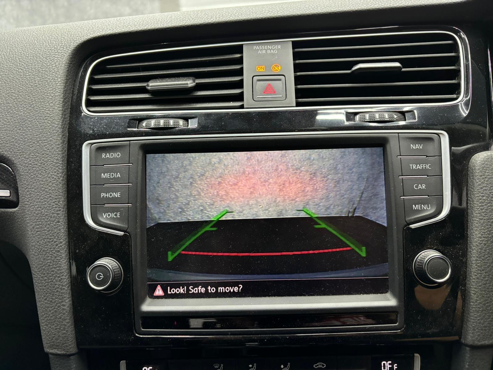 Volkswagen Golf view 12