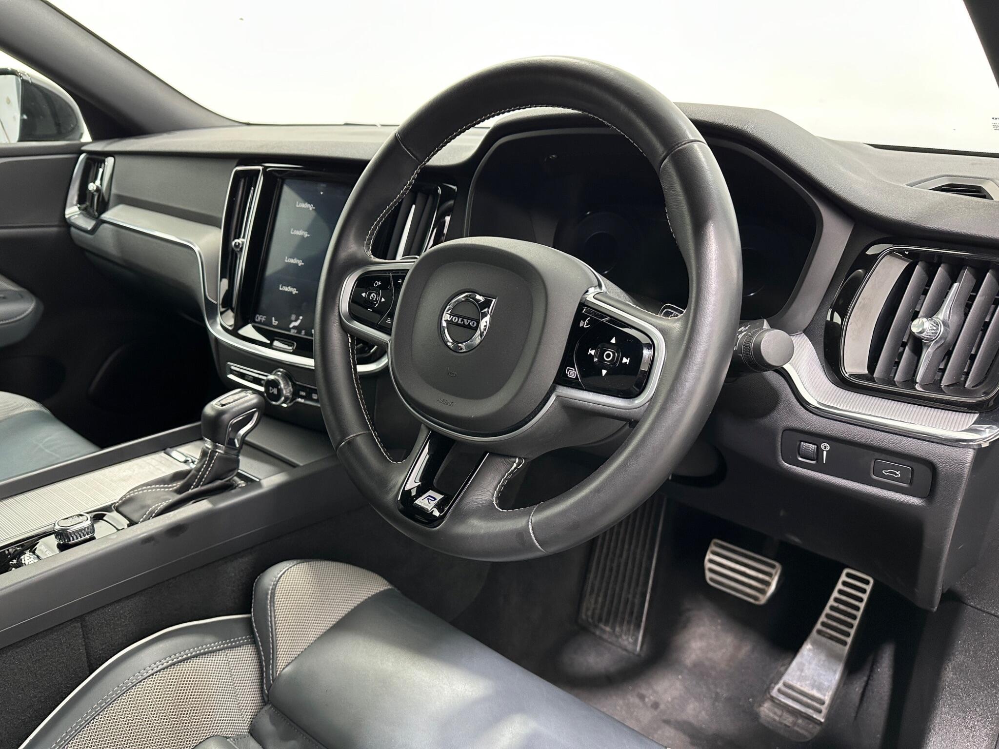 Volvo S60 view 11