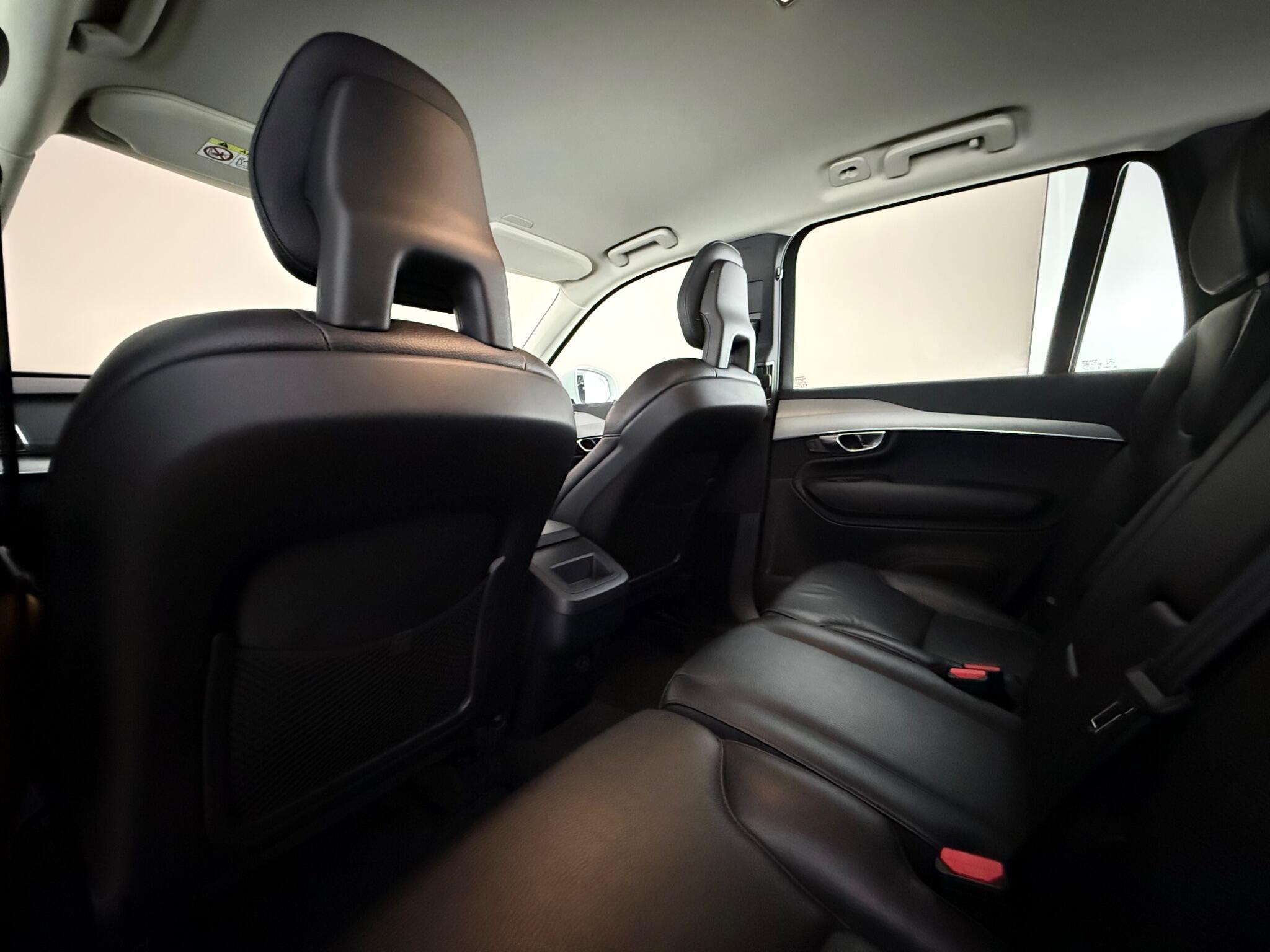 Volvo XC90 view 35