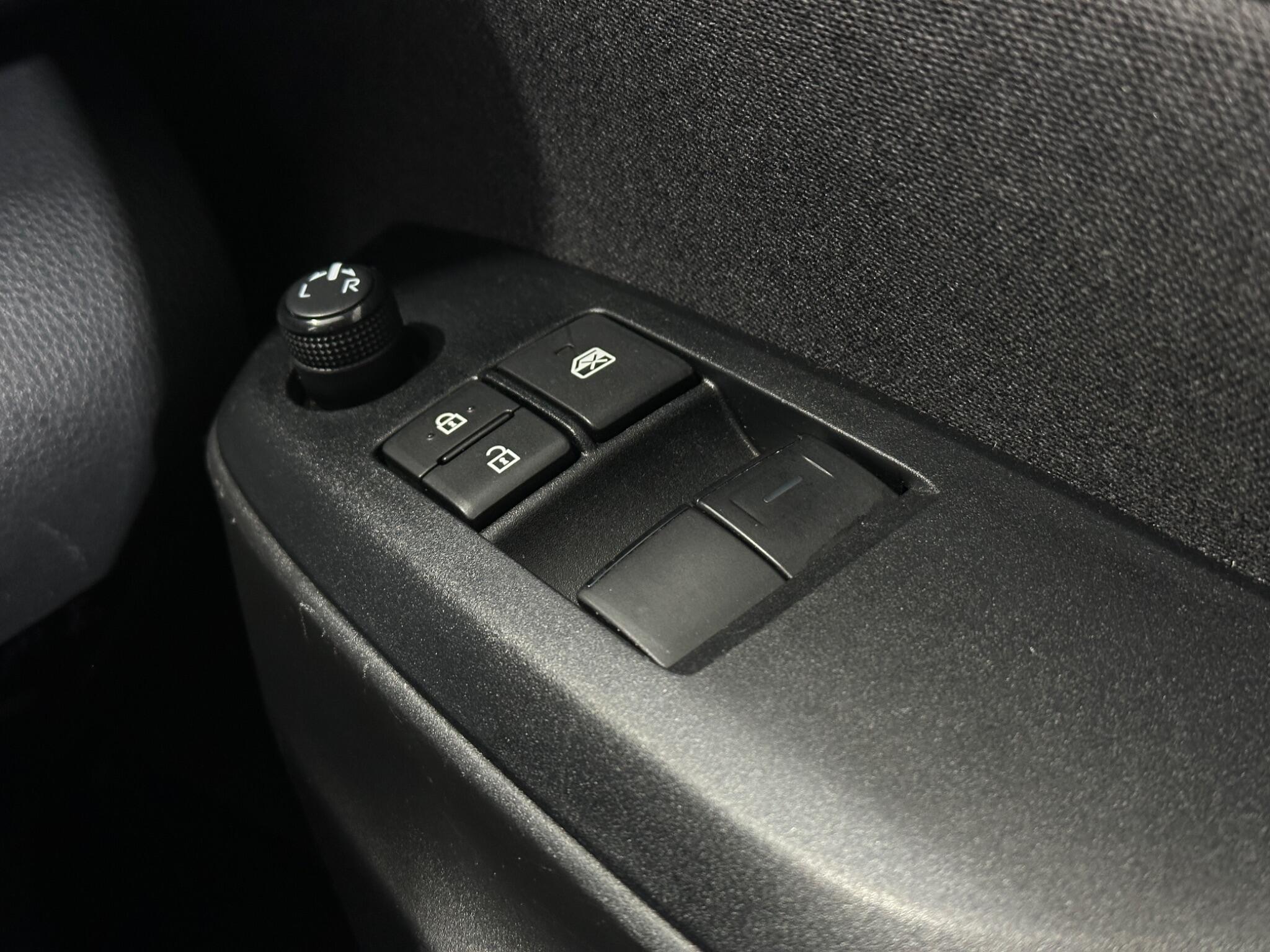 Toyota Yaris view 18