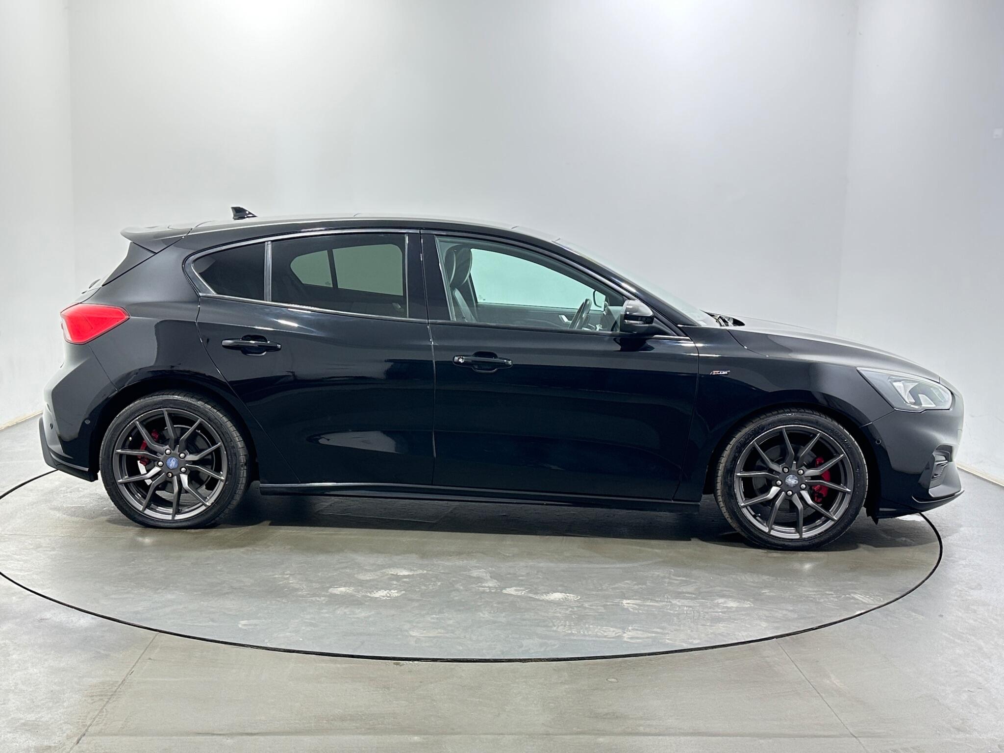 Ford Focus view 9