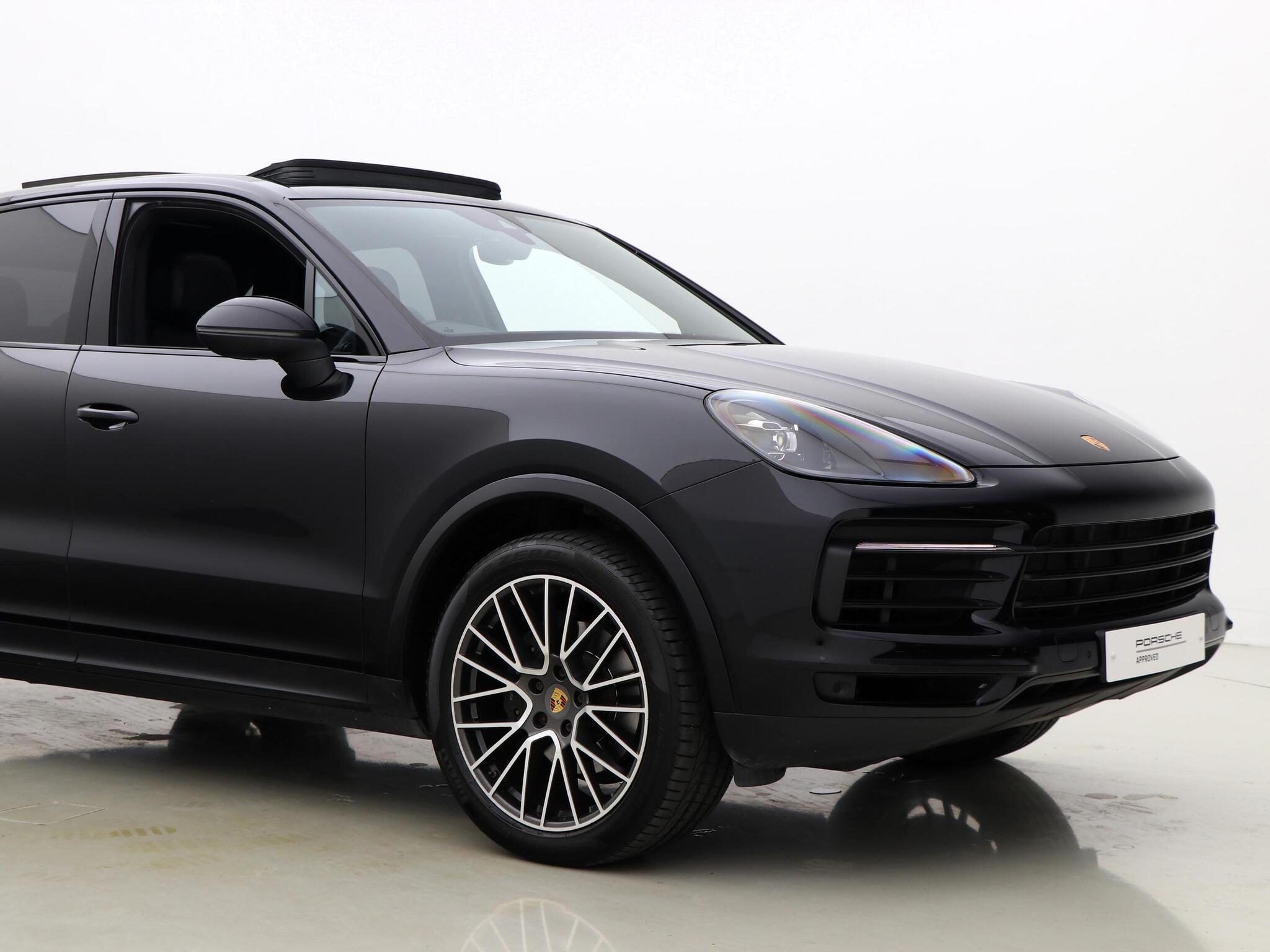 Porsche Cayenne view 9