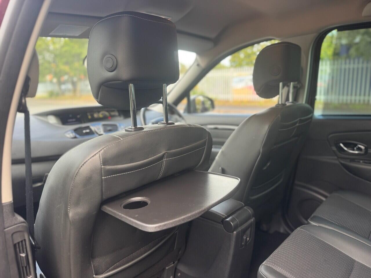 Renault Grand Scenic view 16
