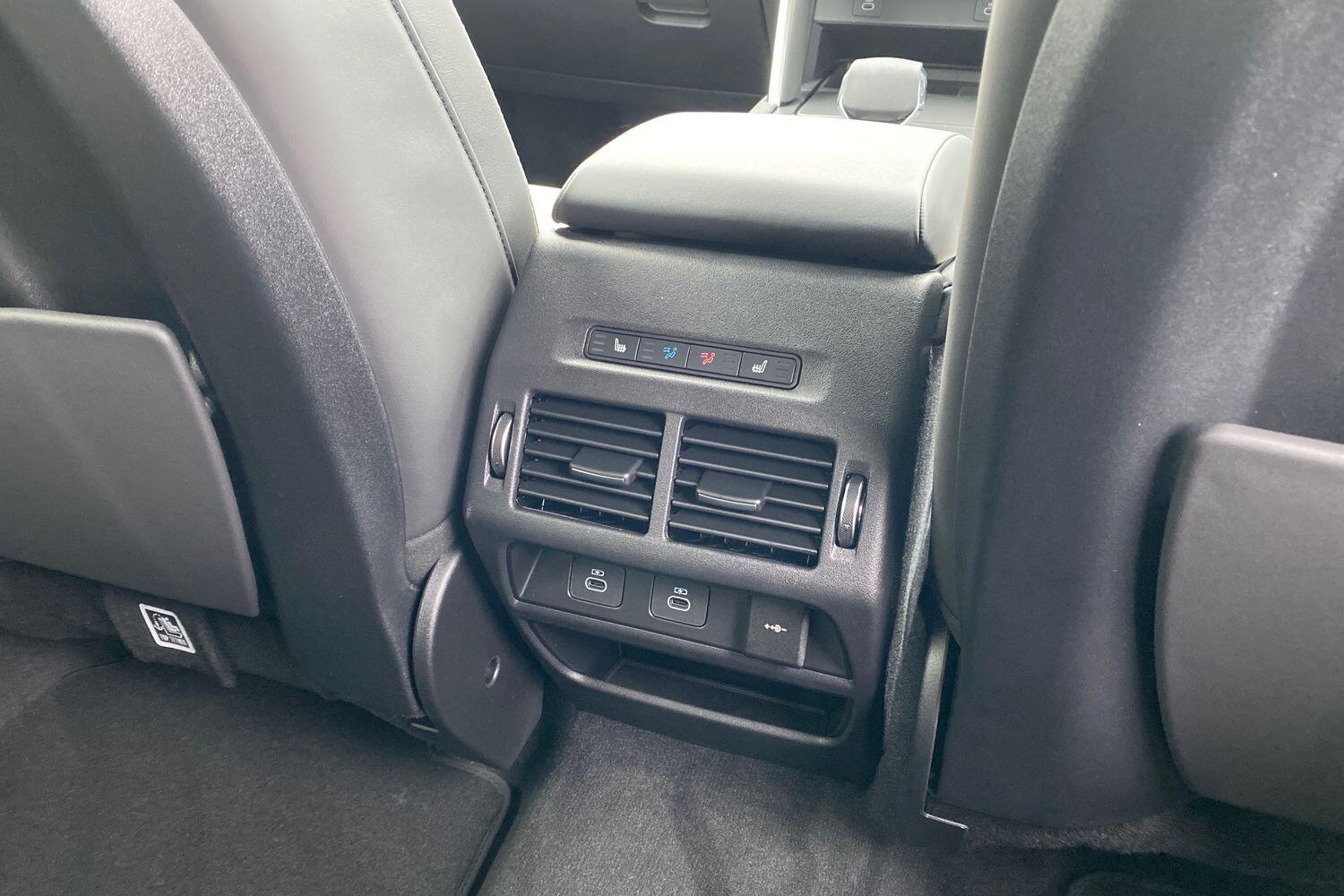 Land Rover Discovery Sport view 23