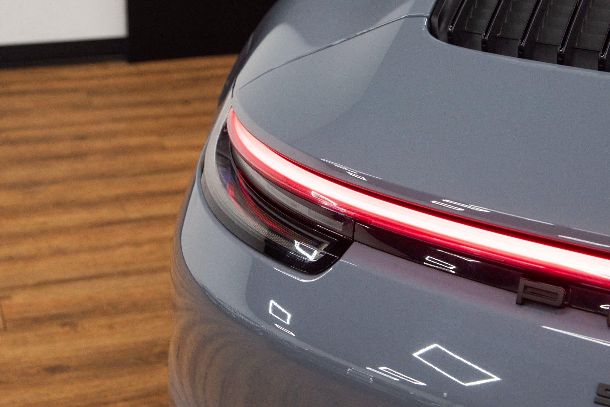 Porsche 911 view 25