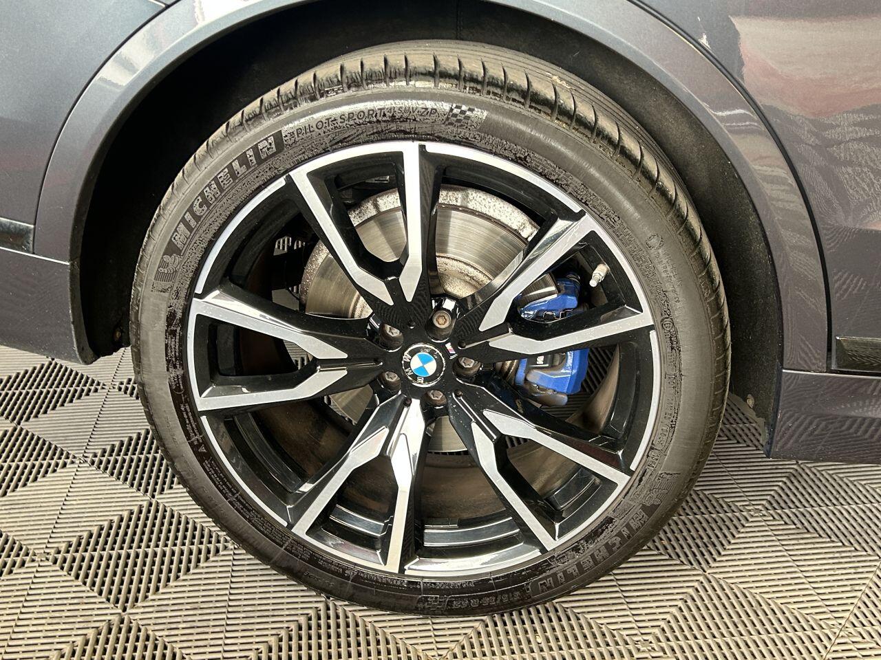 BMW X7 view 31