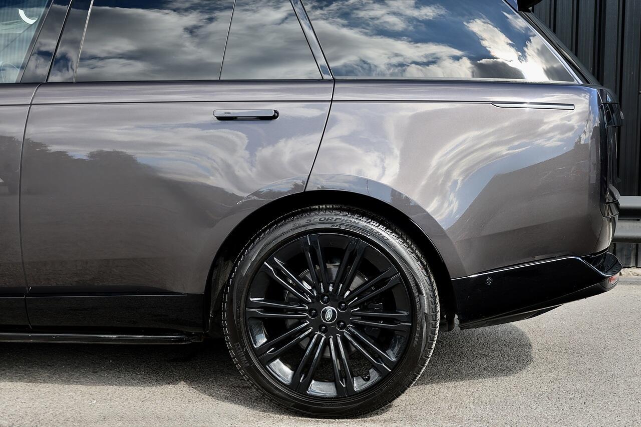 Land Rover Range Rover view 37
