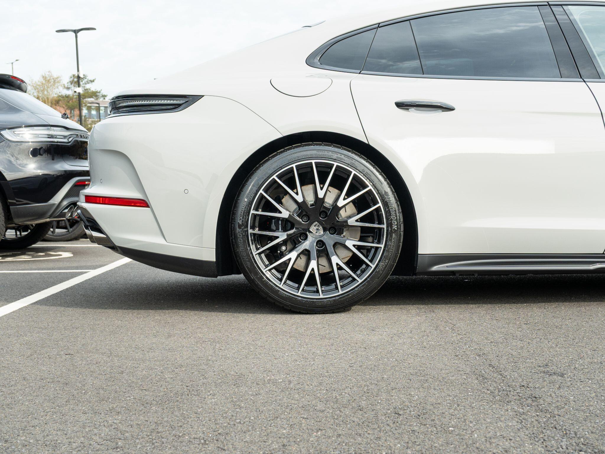 Porsche Panamera view 12