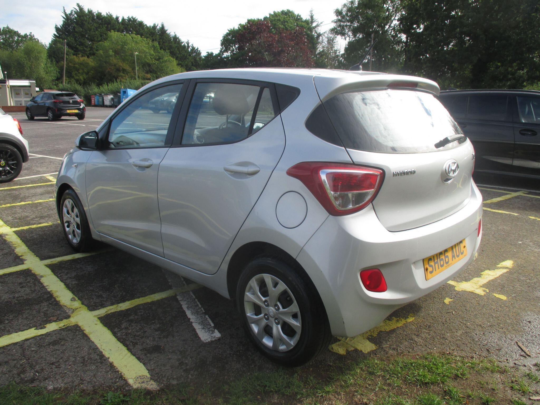 Hyundai I10 view 13