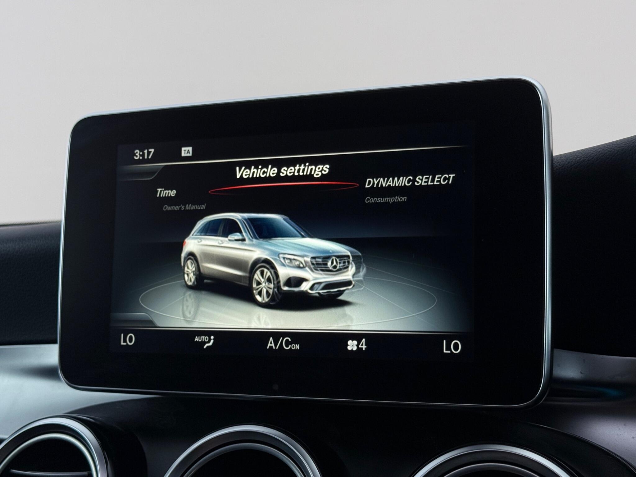 Mercedes-Benz GLC view 26