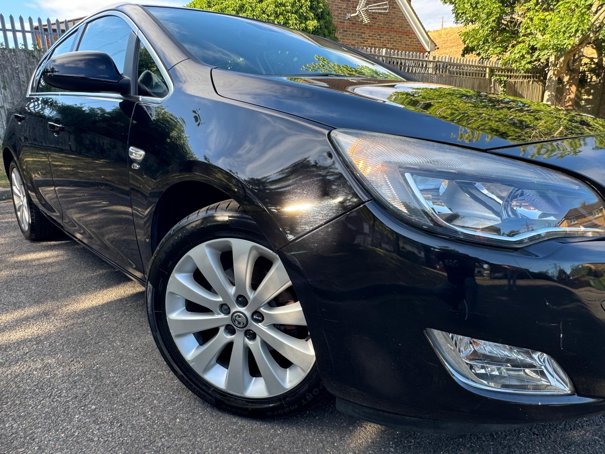2010 Vauxhall Astra image 2