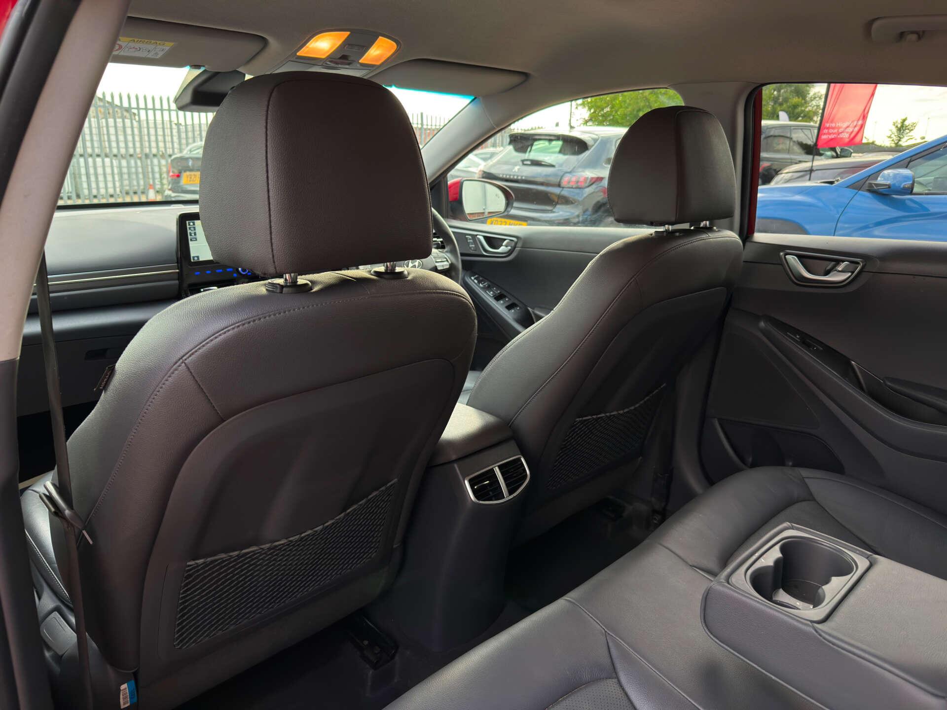 Hyundai Ioniq view 34
