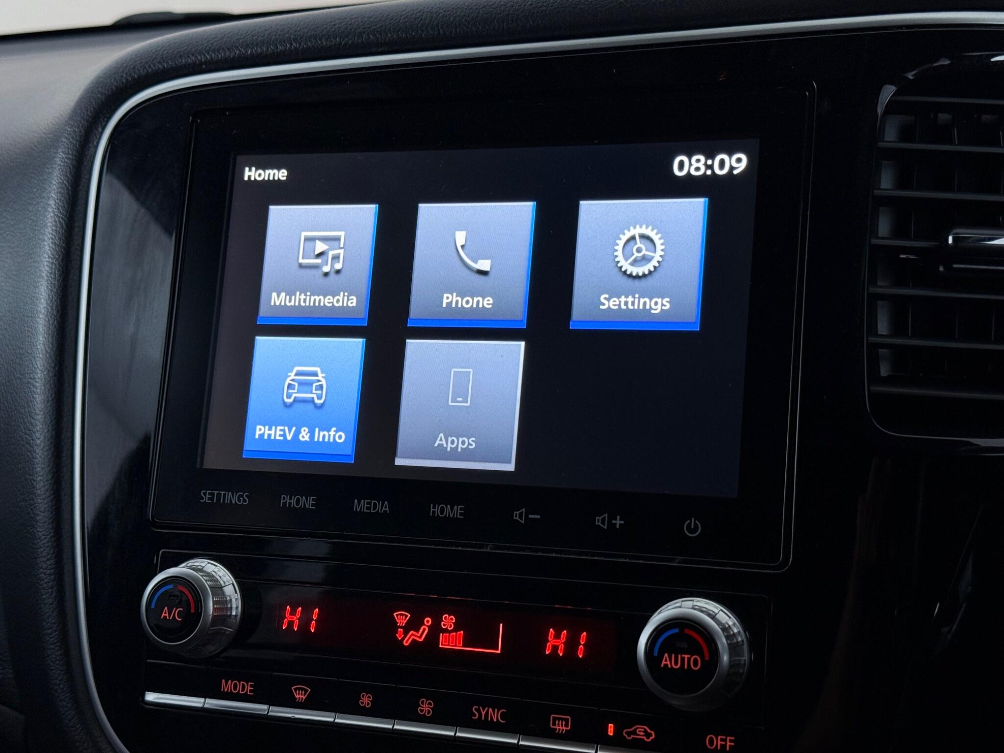 Mitsubishi Outlander view 22