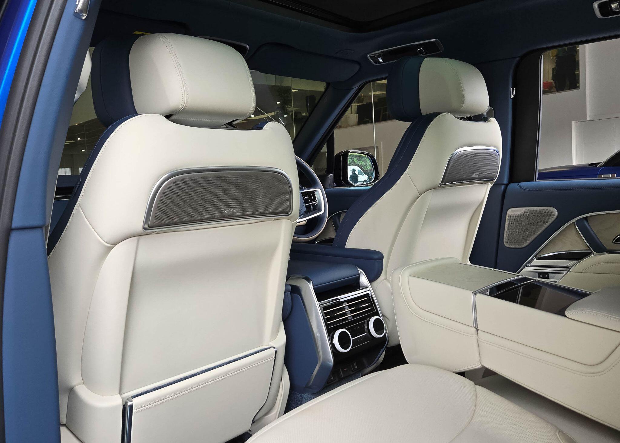 Land Rover Range Rover view 21