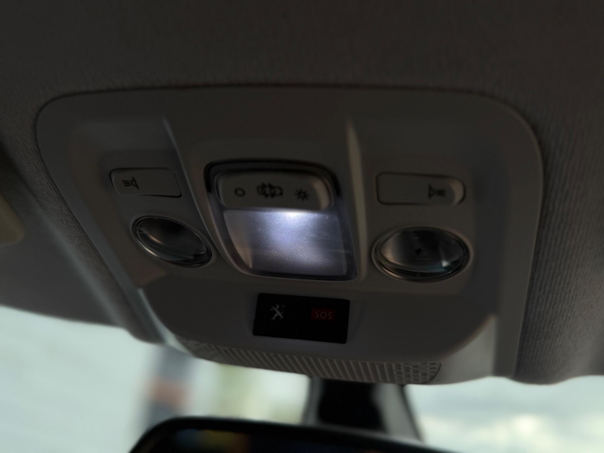 Peugeot 208 view 26