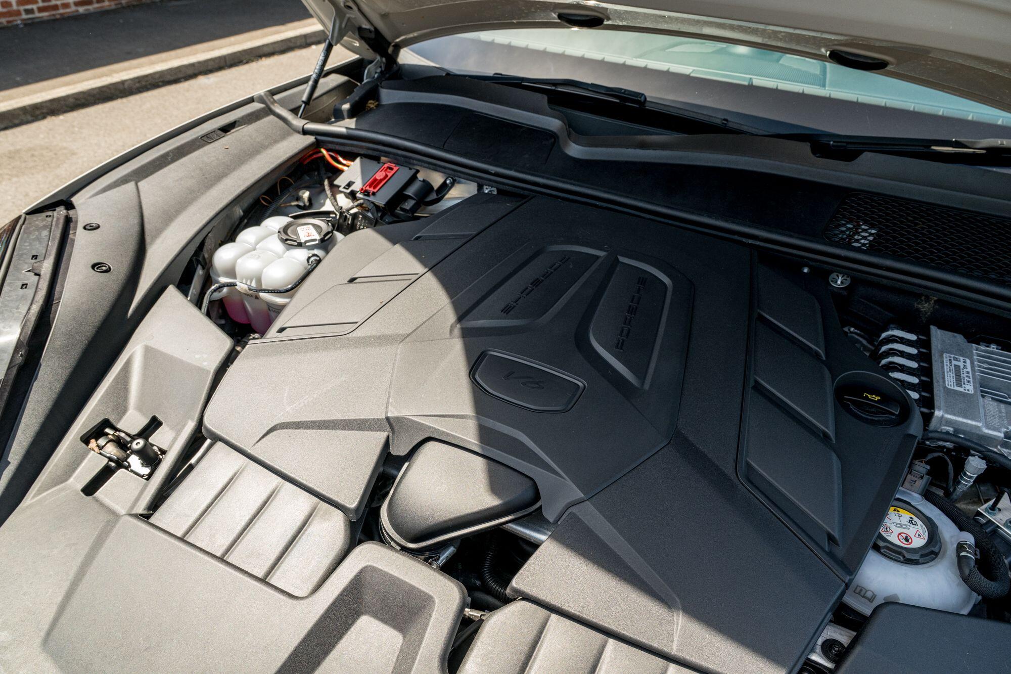 Porsche Cayenne view 51