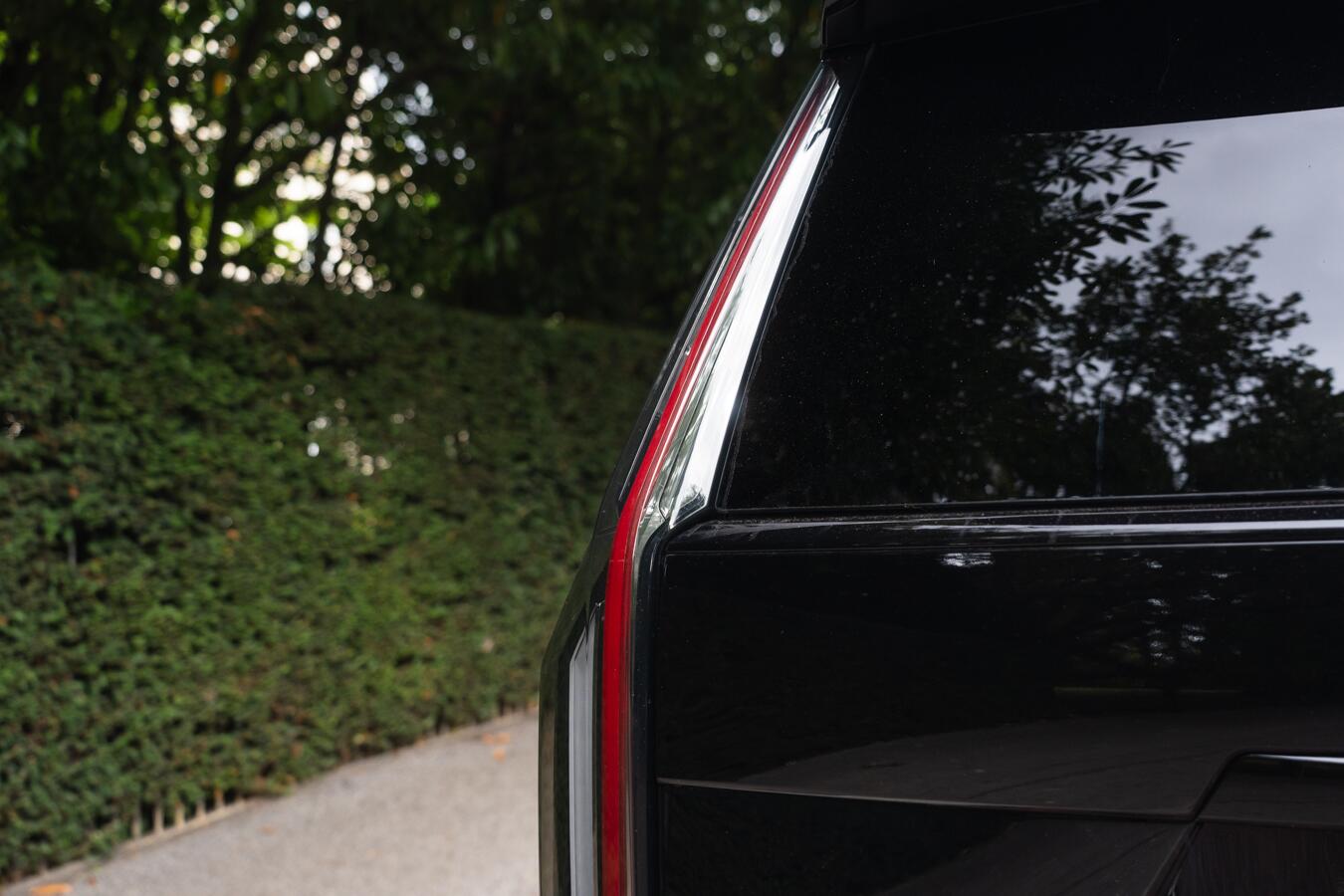 Cadillac Escalade view 19