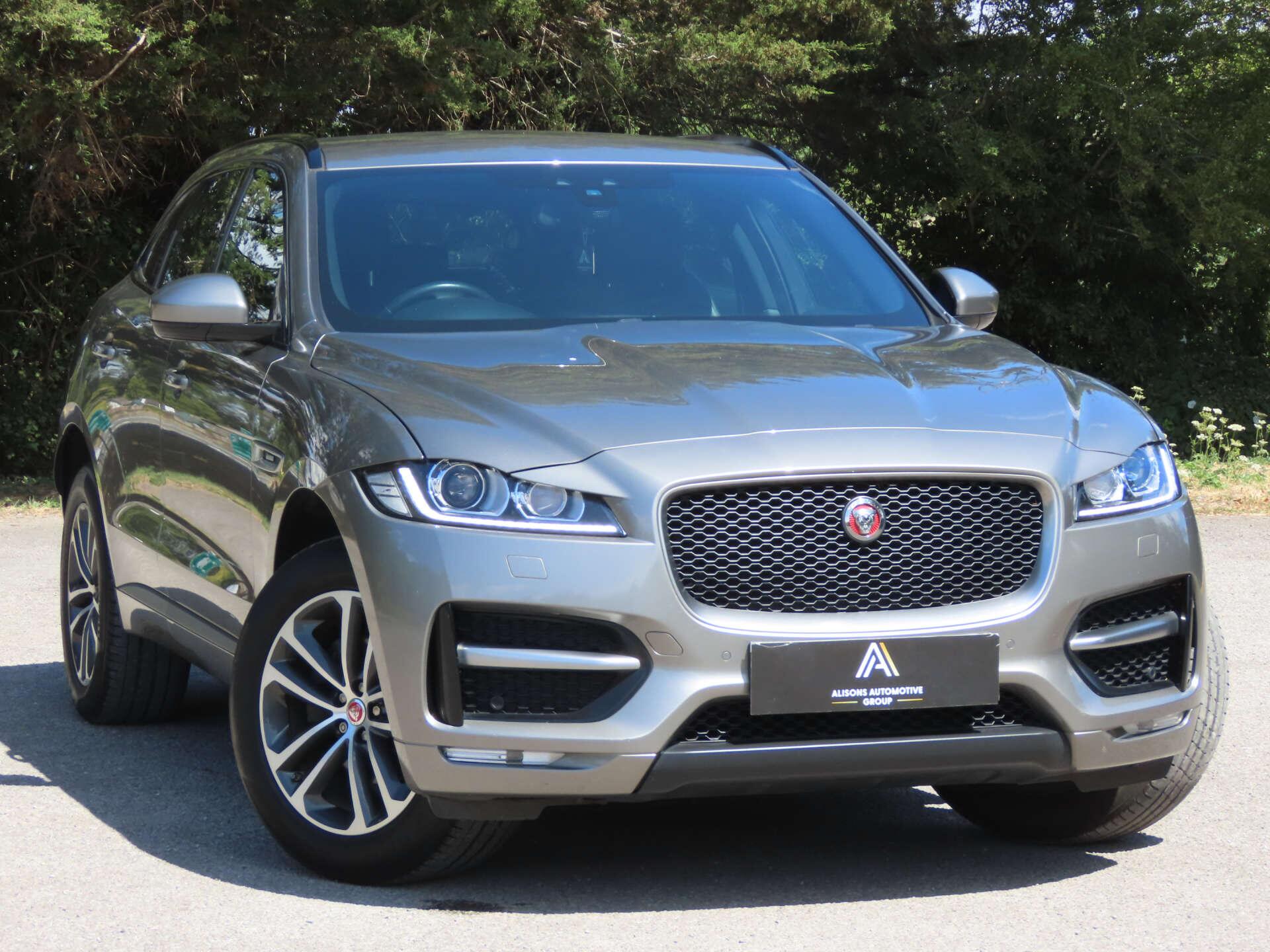 Jaguar F-Pace view 3