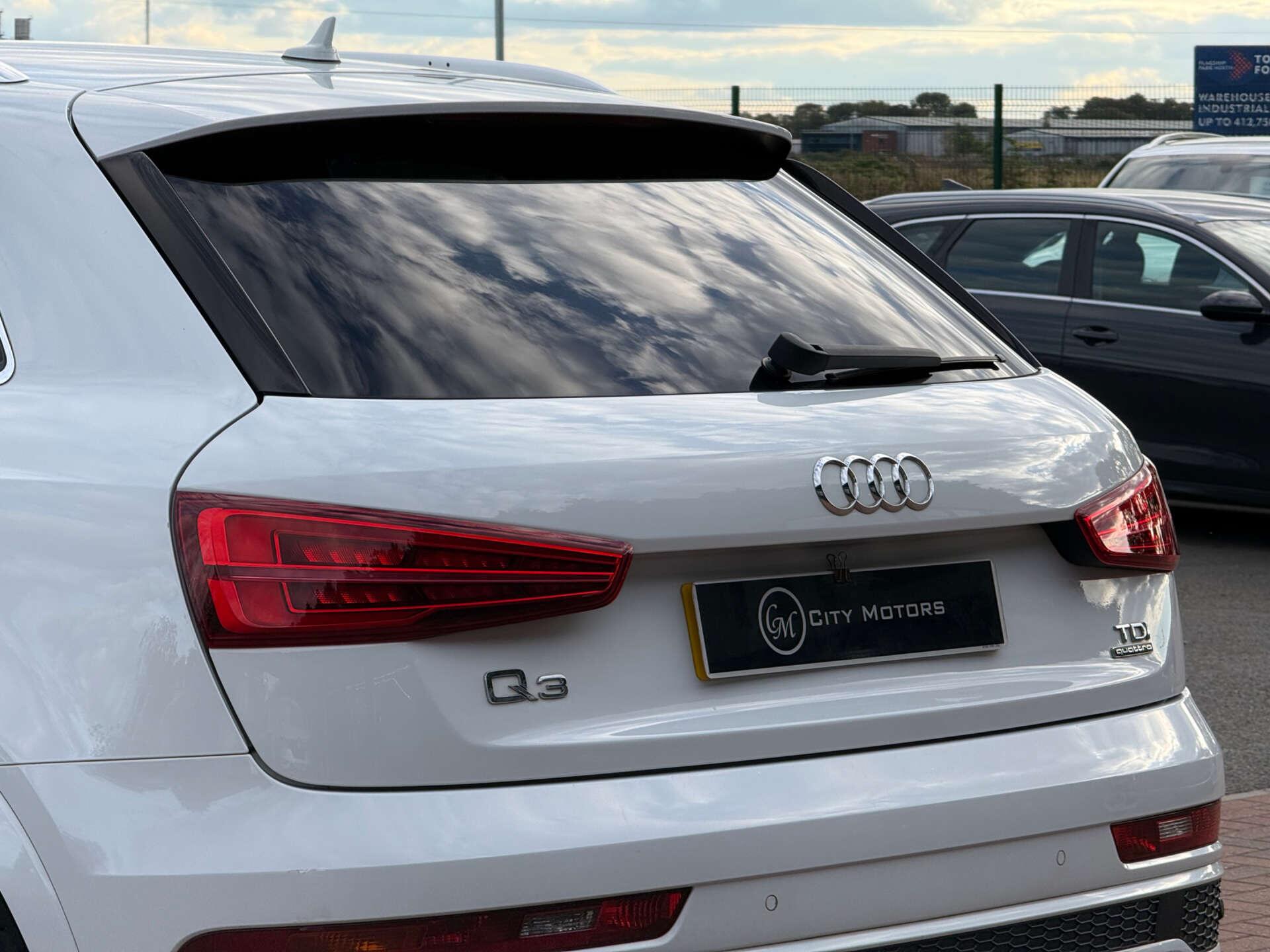 Audi Q3 view 29