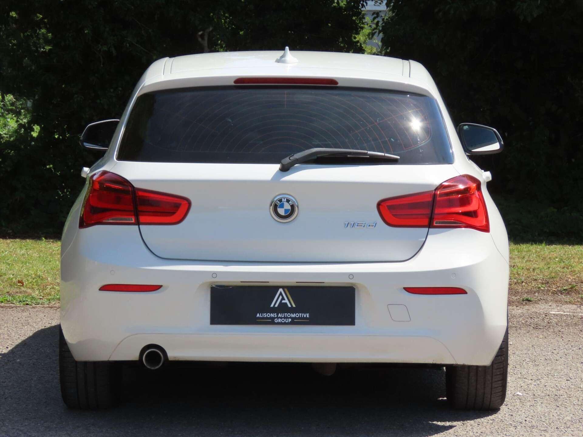 BMW 1 Series view 5