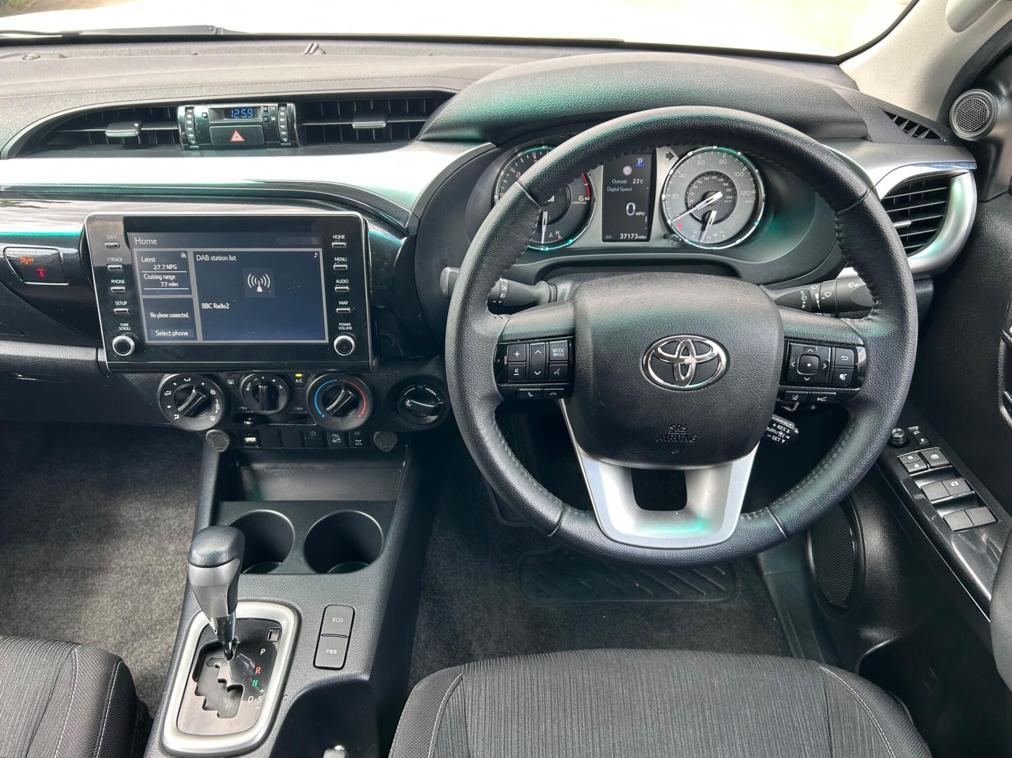 Toyota Hilux view 22
