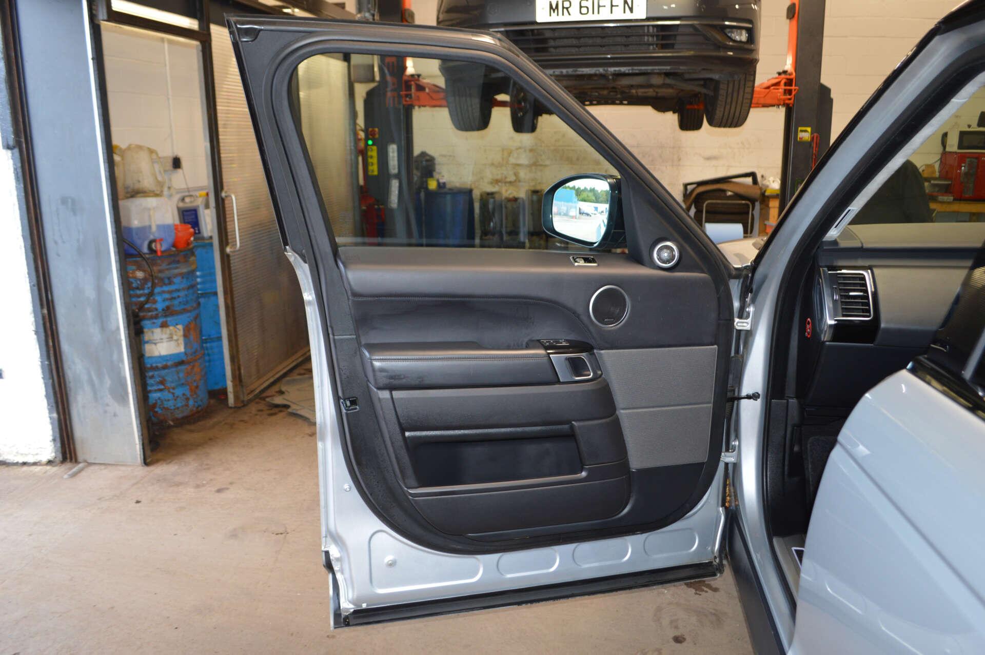Land Rover Range Rover Sport view 35
