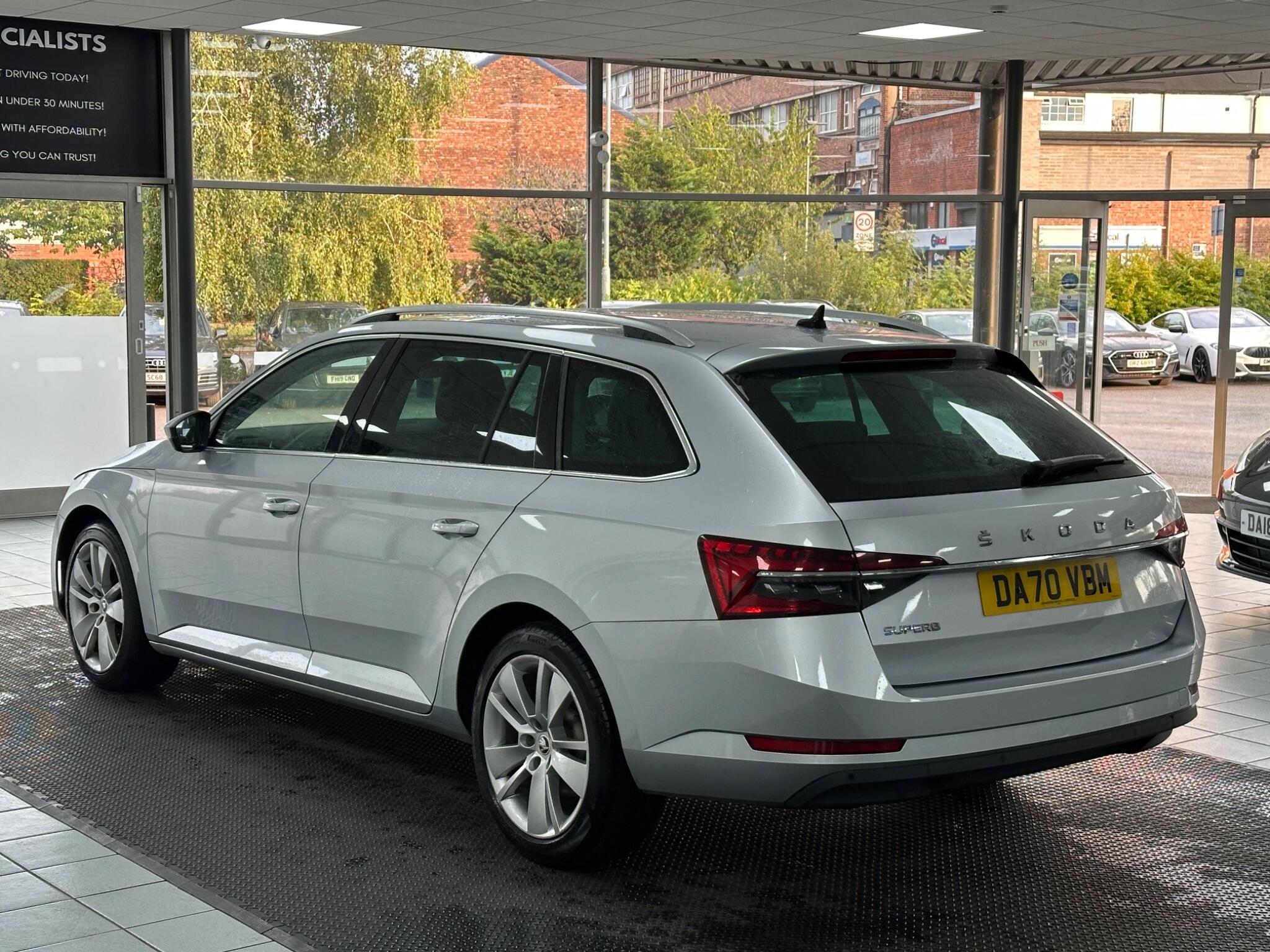 Skoda Superb view 10