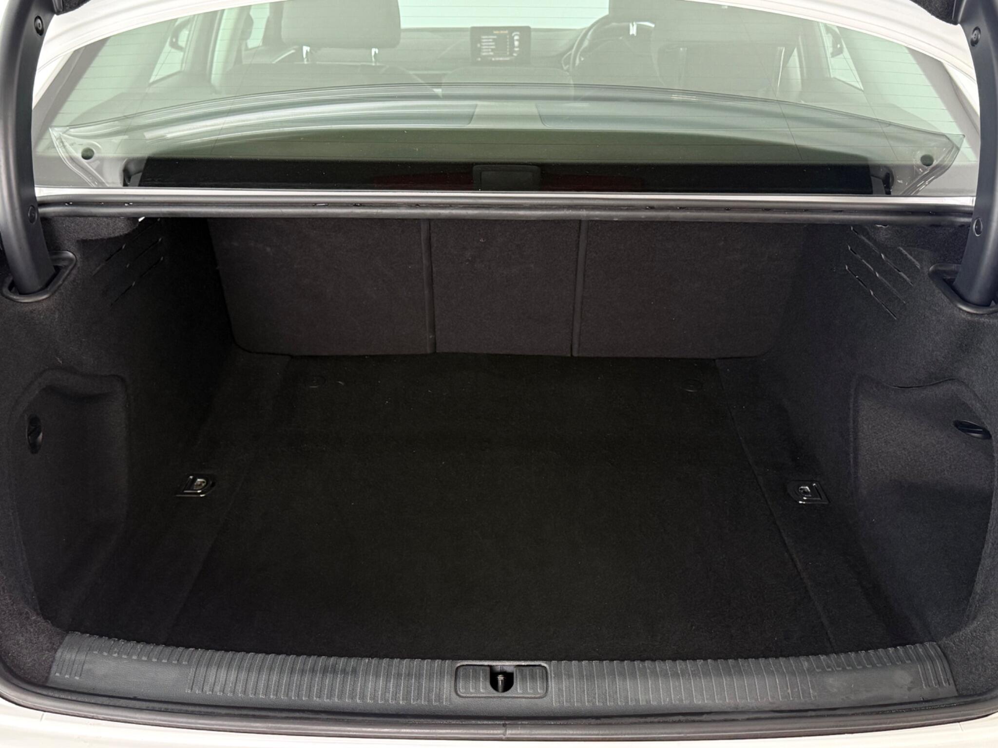 Audi A4 view 10