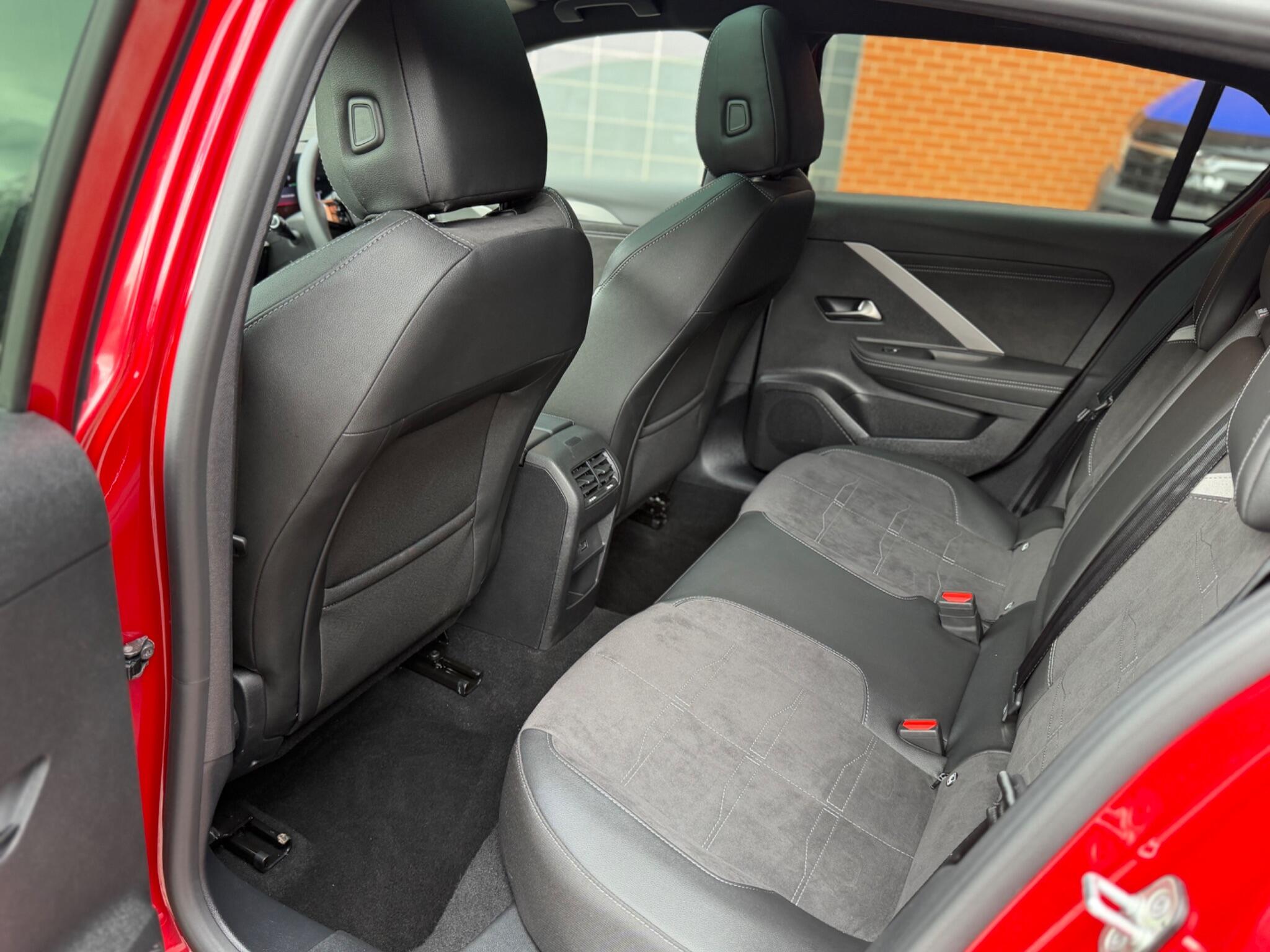 Vauxhall Astra Electric view 35