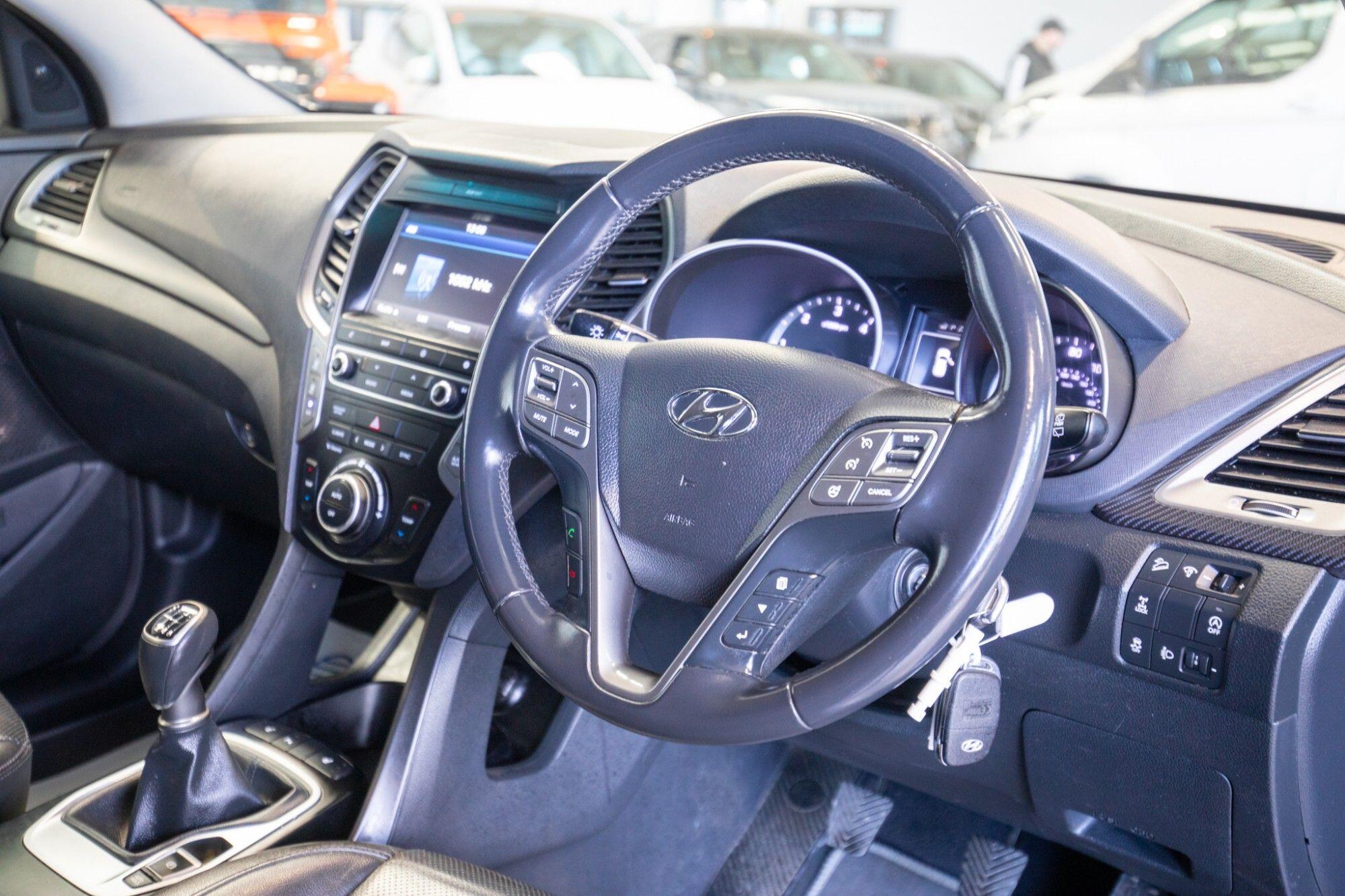 Hyundai Santa Fe view 2