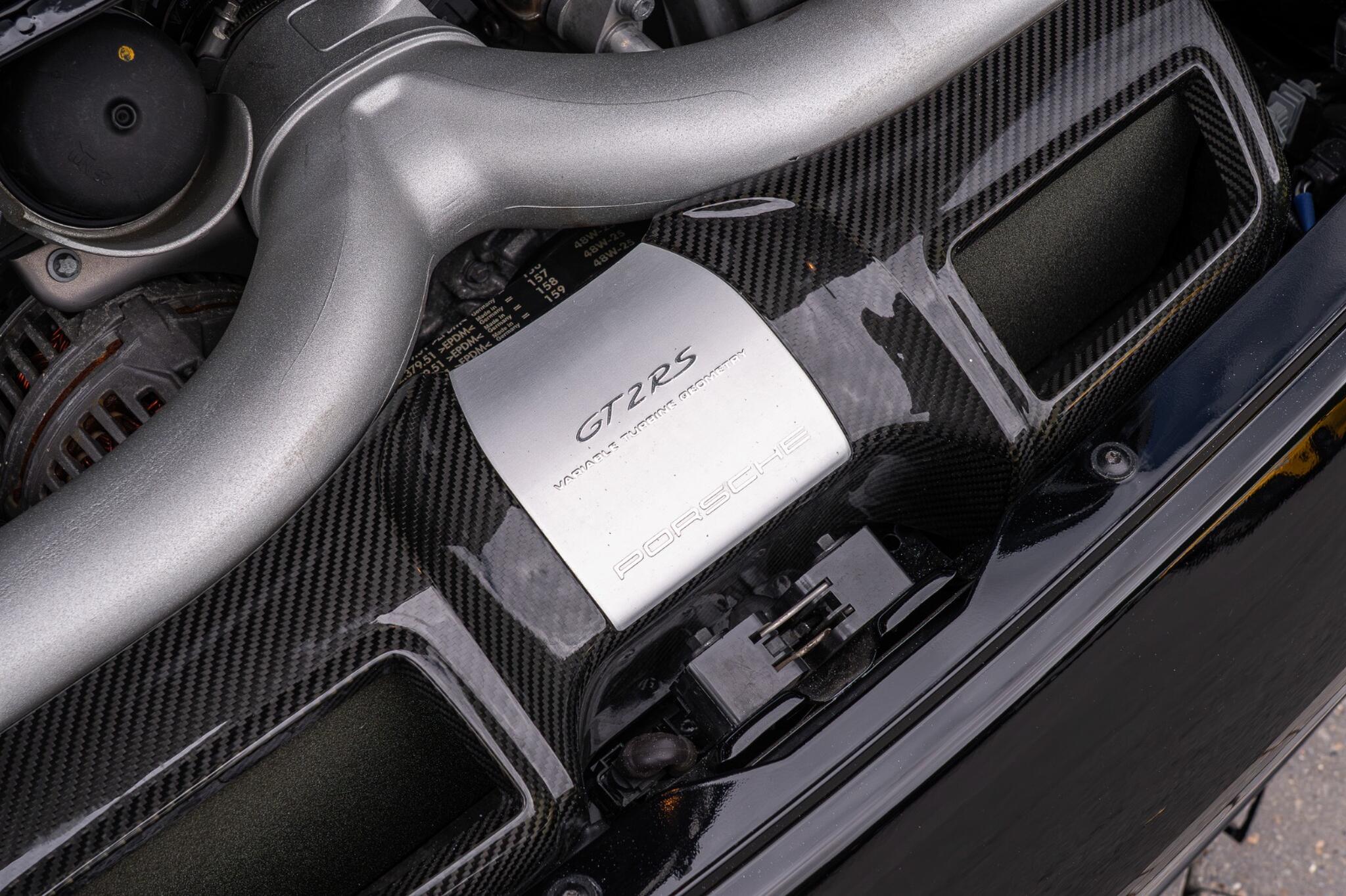 Porsche 911 view 32