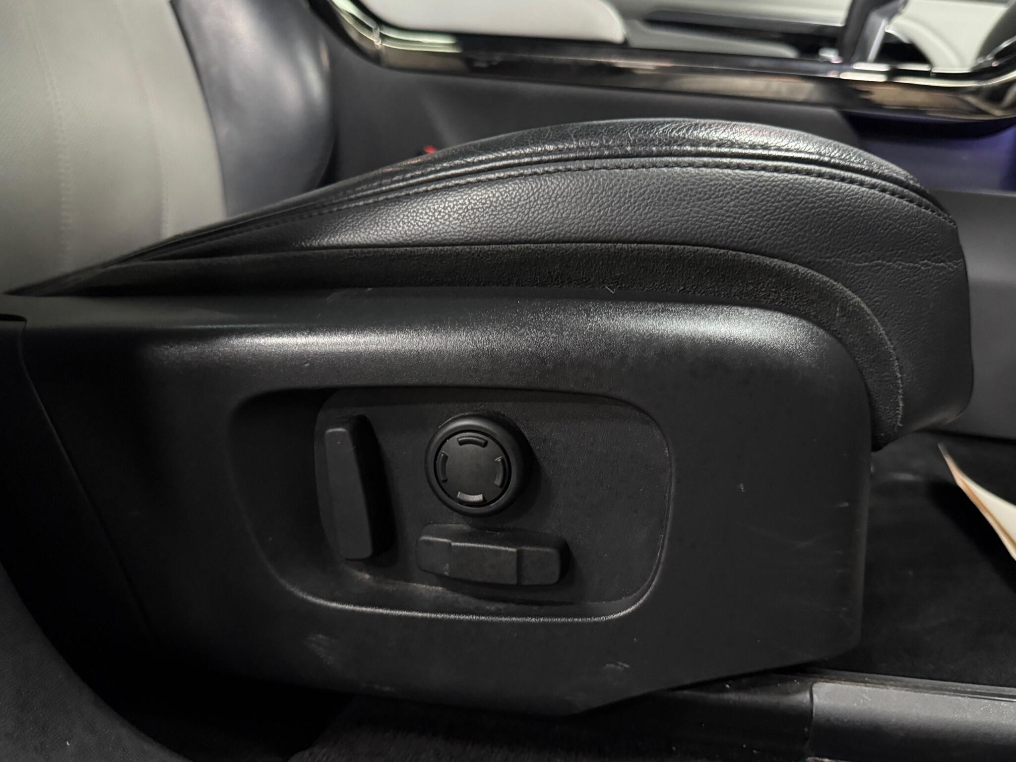 Land Rover Range Rover Evoque view 30
