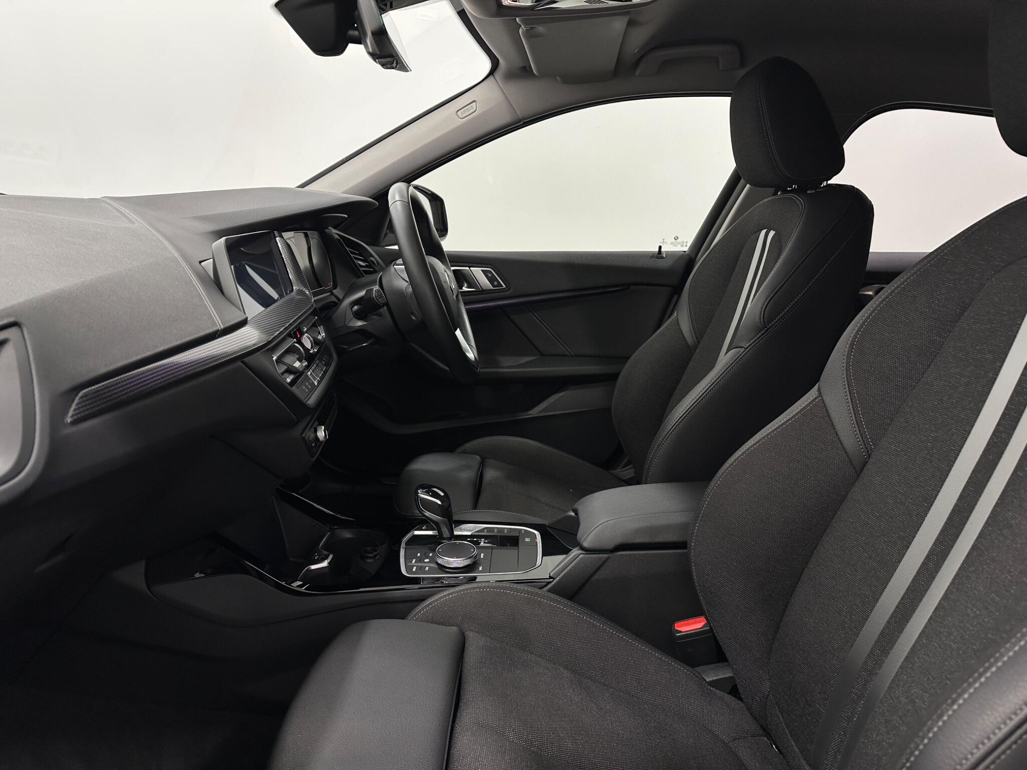 BMW 1 Series view 36