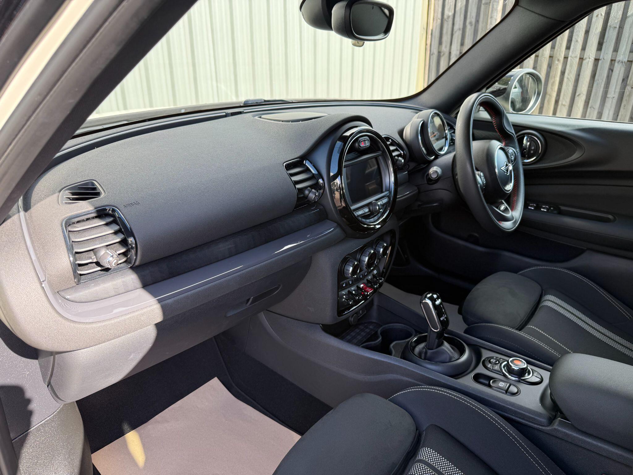 Mini Clubman view 18