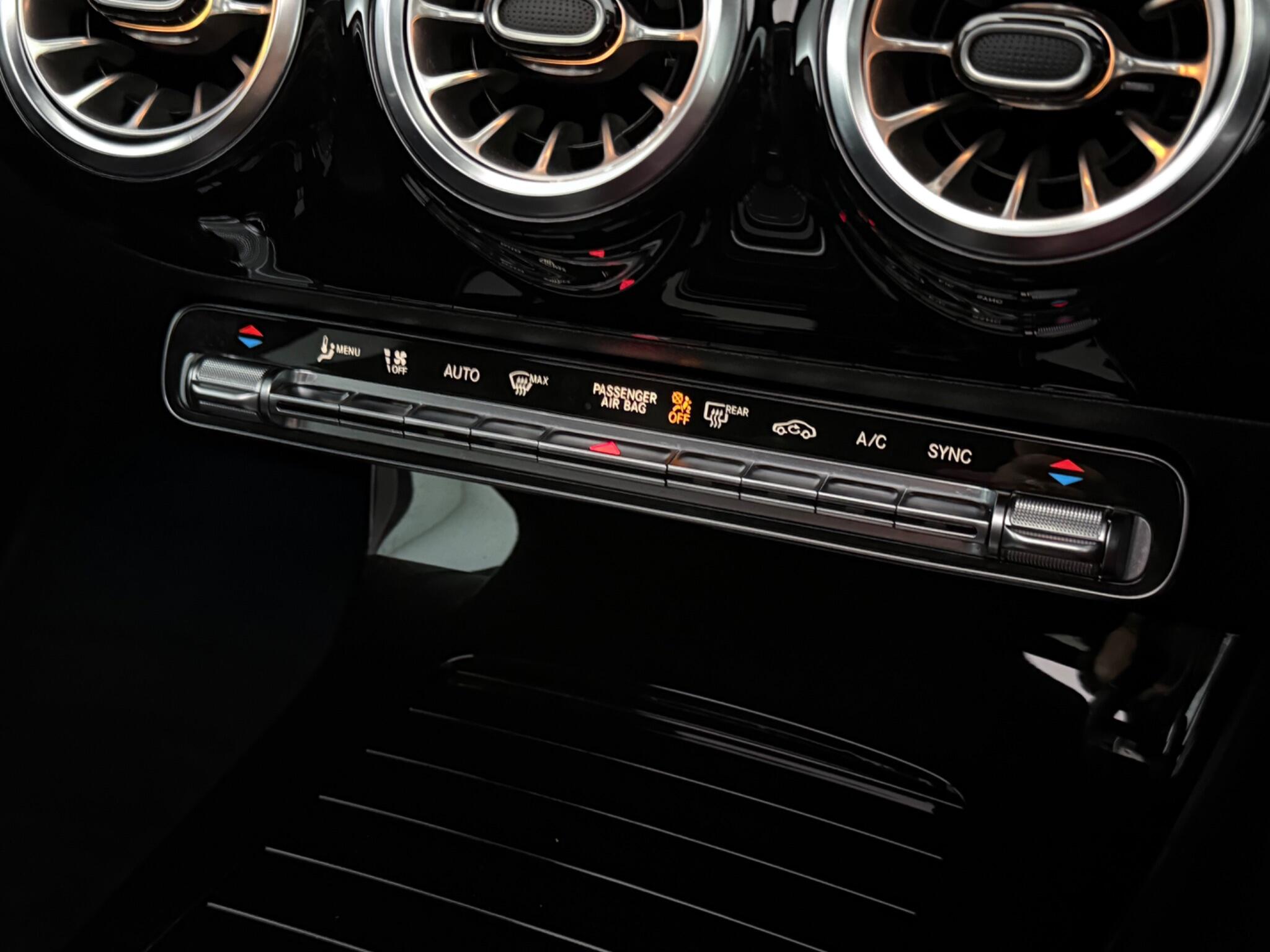 Mercedes-Benz Cla view 24