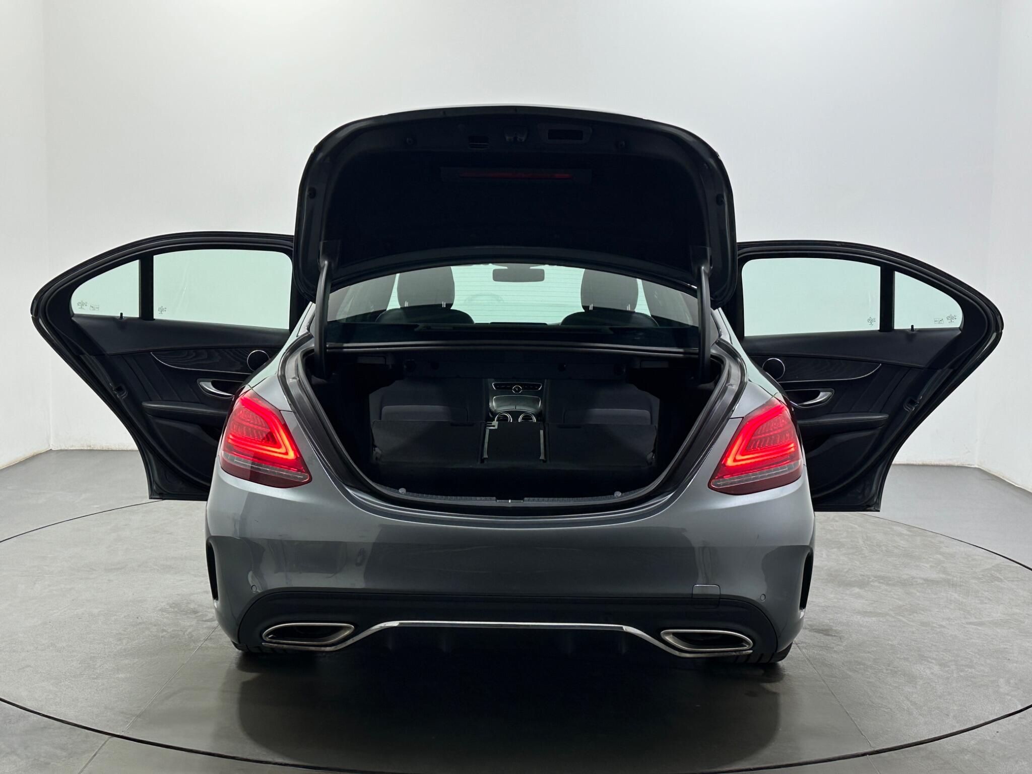 Mercedes-Benz C-Class view 42