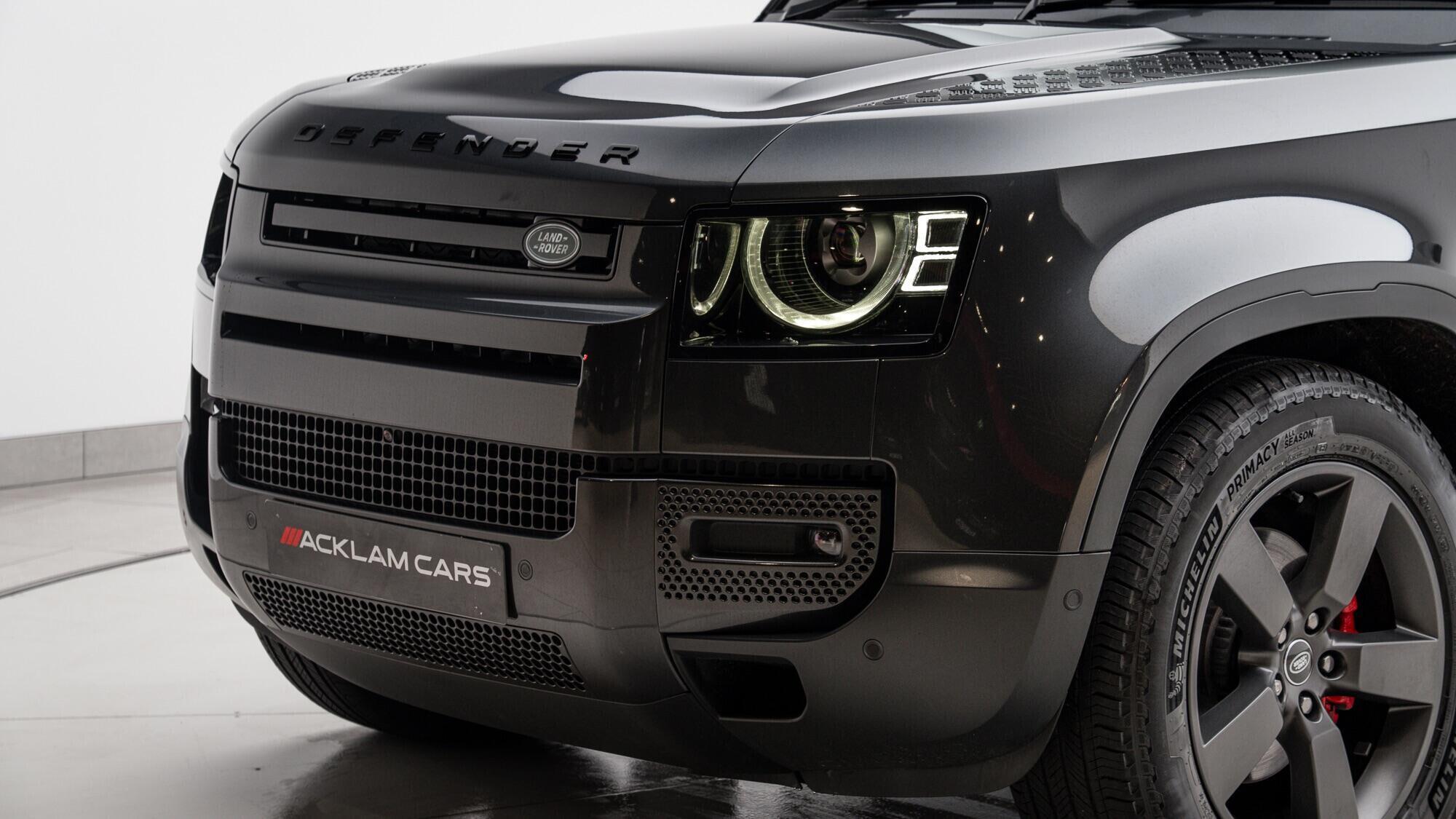 Land Rover Defender view 33