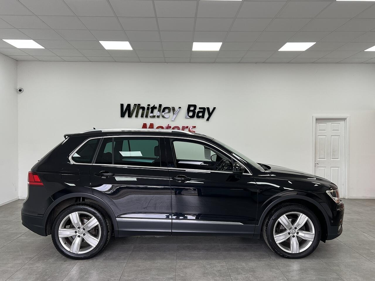 Volkswagen Tiguan view 2