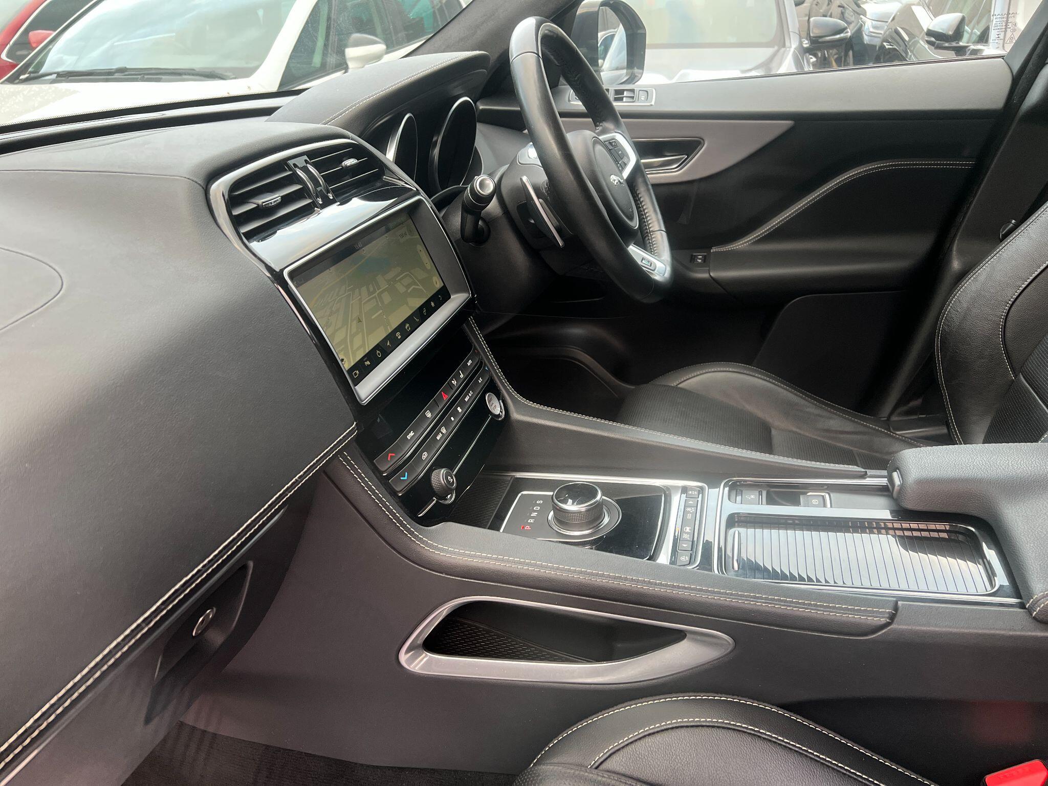 Jaguar F-Pace view 10