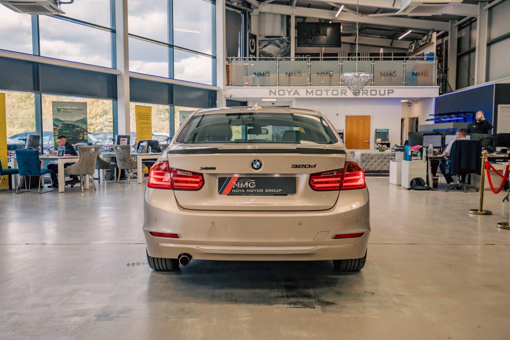 BMW 3 Series view 27