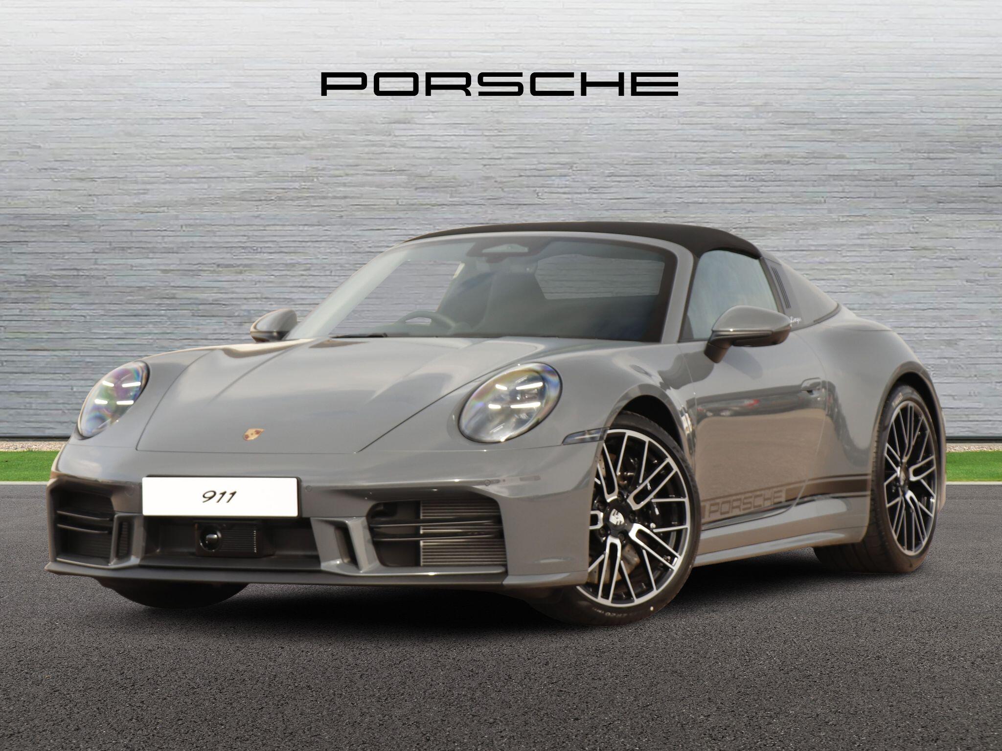 Porsche 911 view 7