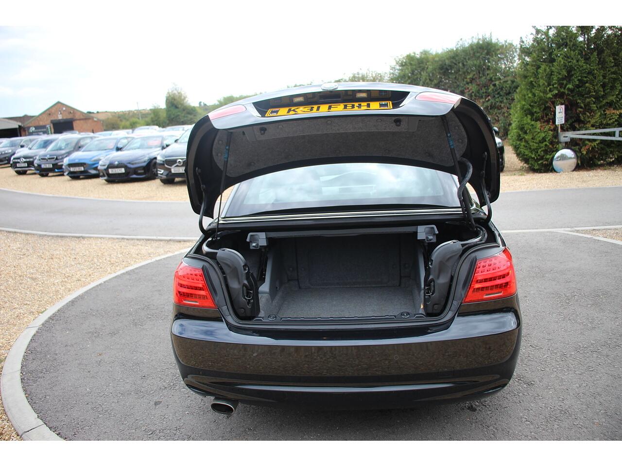 BMW 3 Series view 18